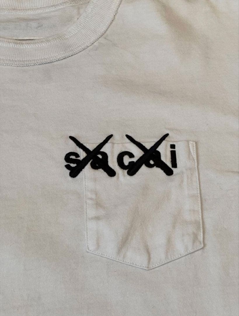 専用　sacai × KAWS 21AW 刺繍ロゴ ポケットTシャツ