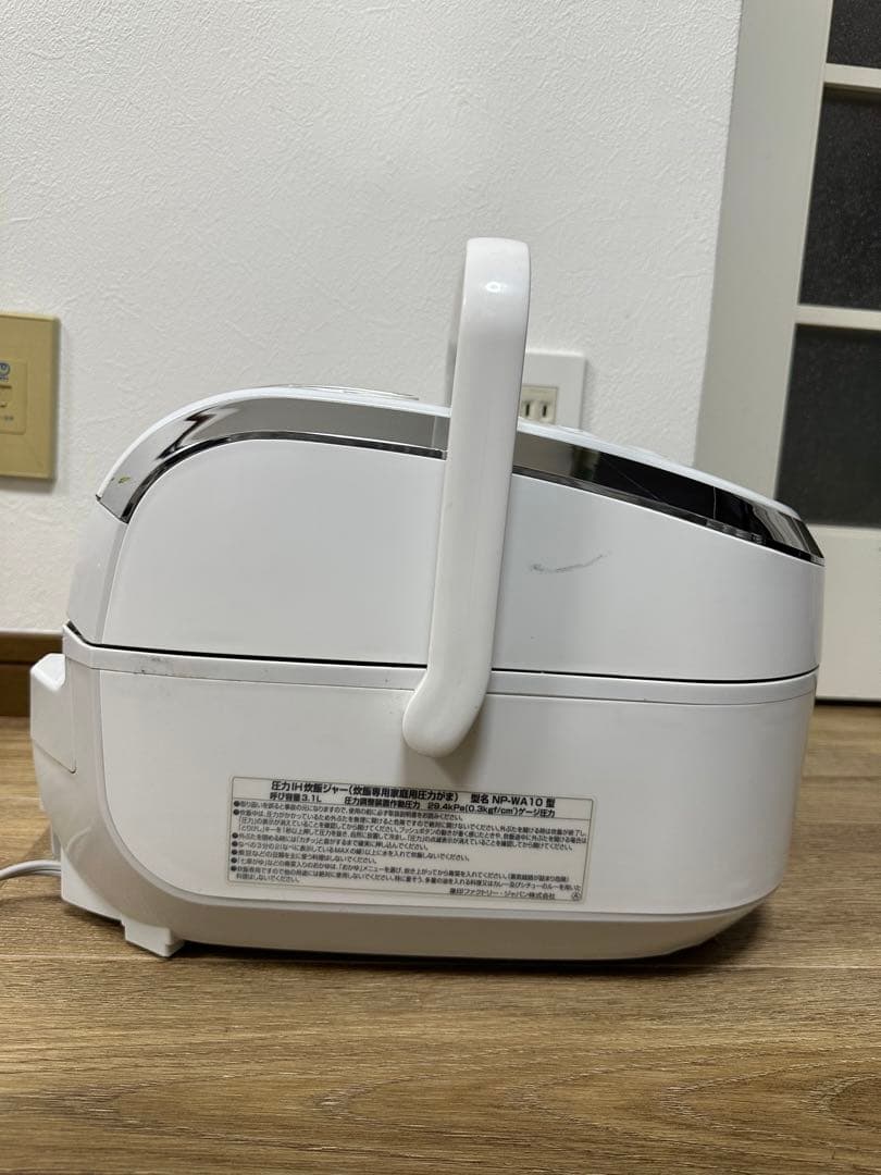 ZOJIRUSHI 圧力IH炊飯ジャー　極め炊きNP-WA10 2013年製