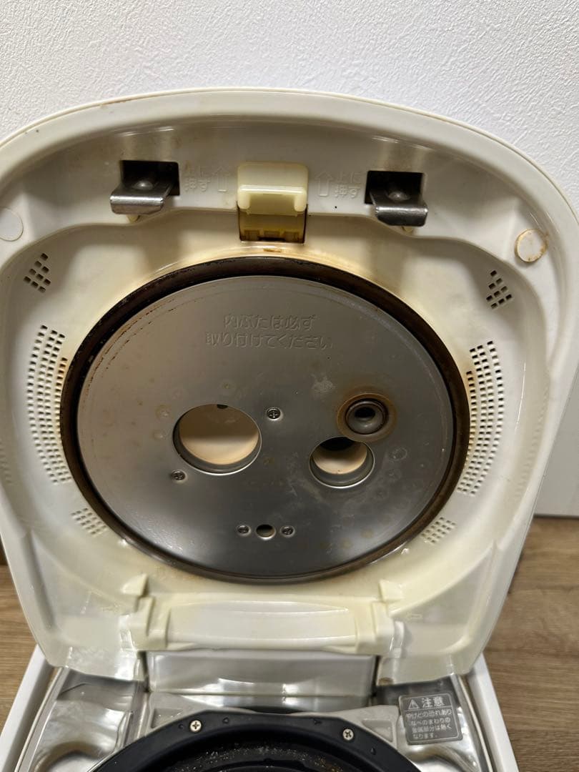 ZOJIRUSHI 圧力IH炊飯ジャー　極め炊きNP-WA10 2013年製