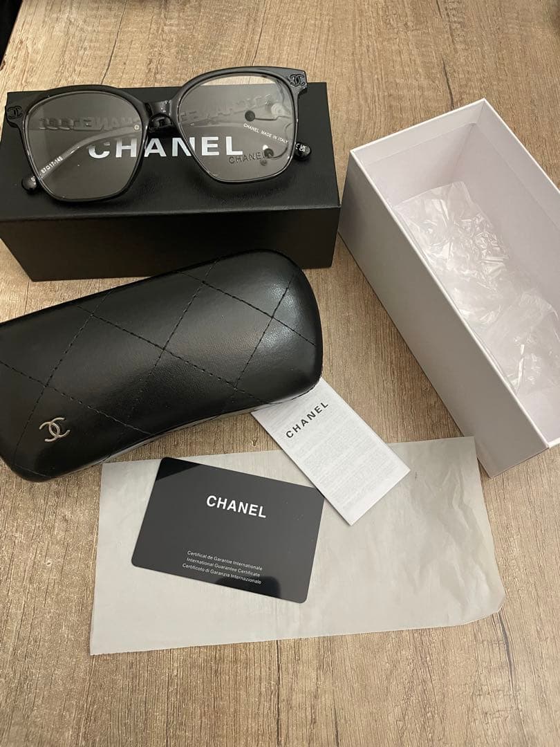 d*7様 CHANEL ノベルティサングラス