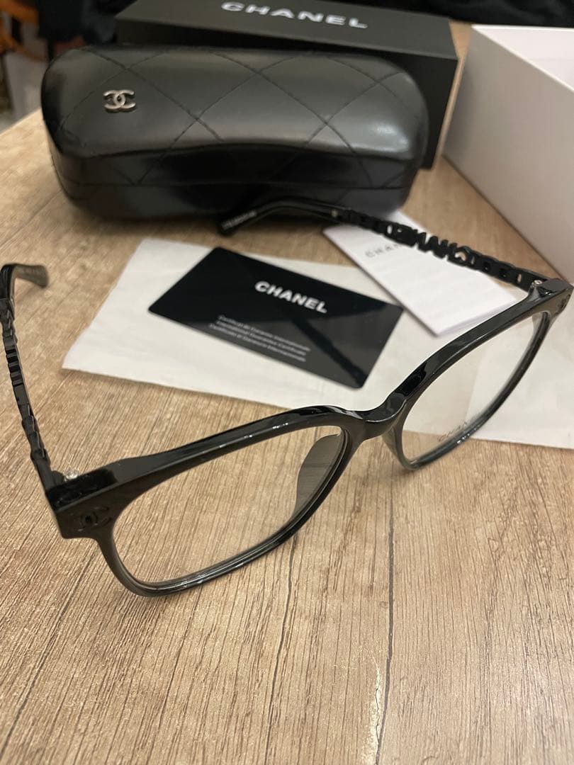 d*7様 CHANEL ノベルティサングラス