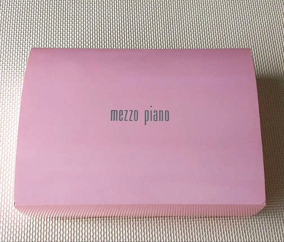 【新品・未使用】mezzopiano パーカートップス　チュールスカートパンツ