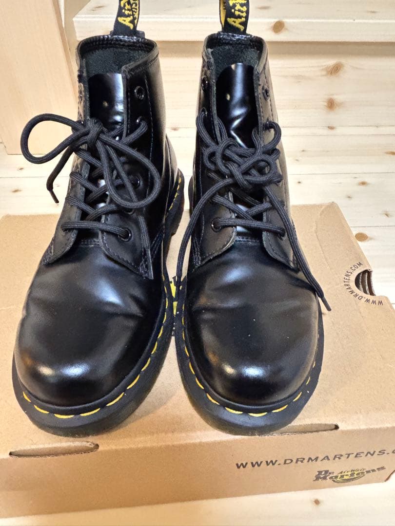Dr. Martens 6ホール ブーツ（UK6／EU39）