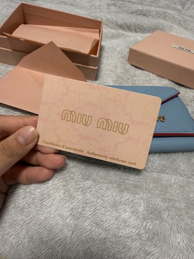 最終値下げ美品箱付きMIUMIUラブレター財布