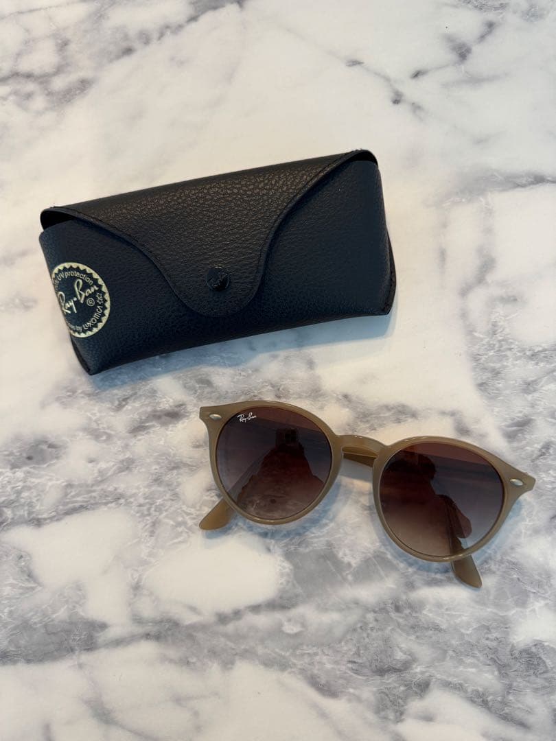 Ray-Ban sunglasses ベージュカラー