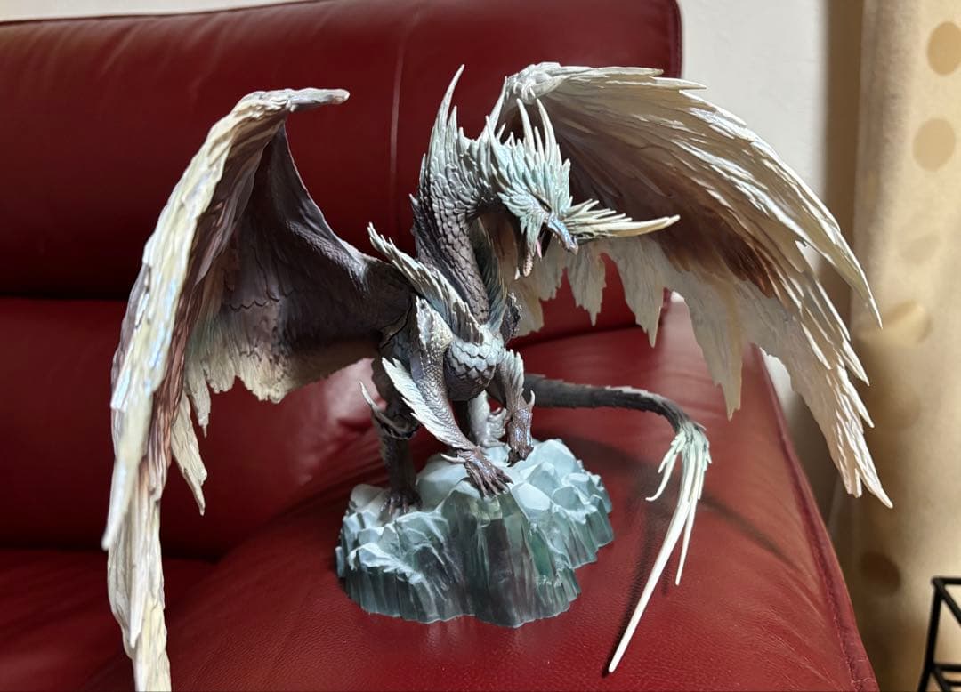 ぱ*ち様 モンスターハンタ　一番くじ イヴェルカーナ　A賞