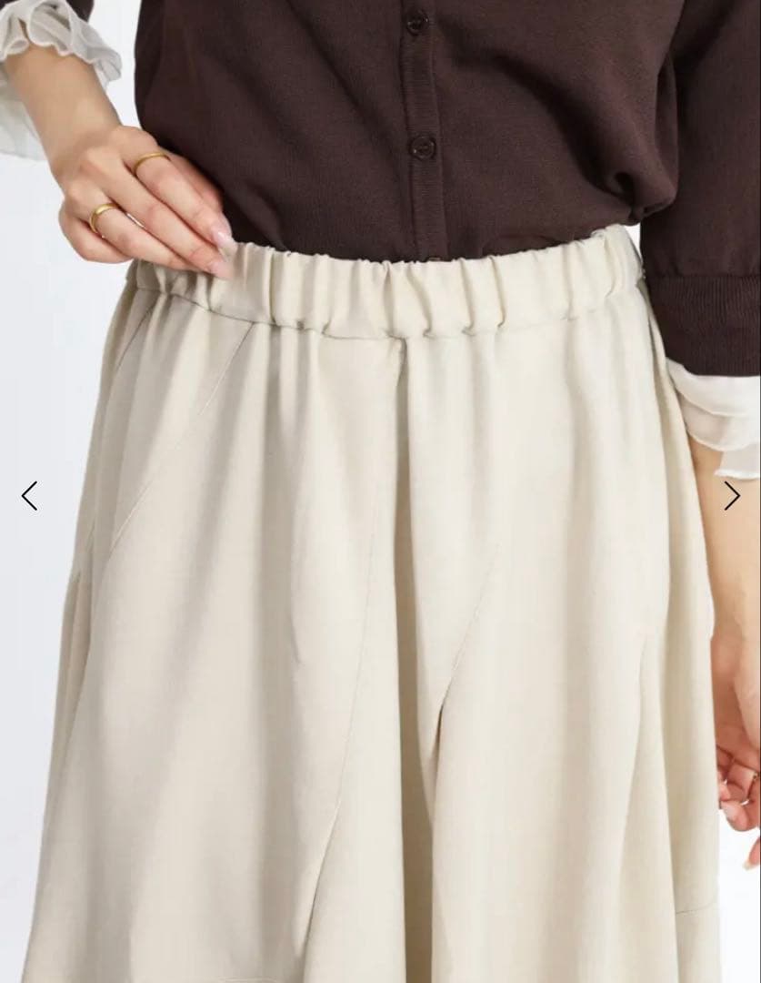 新品 ヤマダヤ ☆FENNEL タックワークストレッチフレアスカート　ベージュ