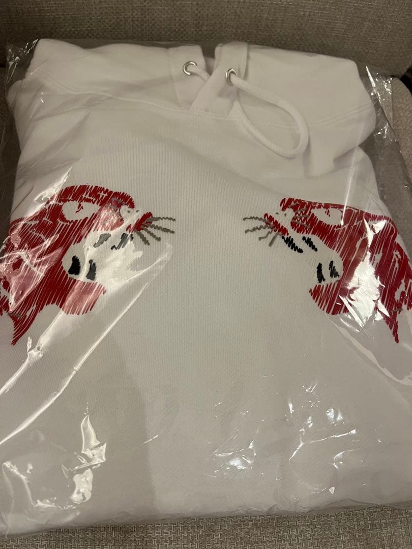 UVERworld【信人 produce】HEART WORLD HOODIE