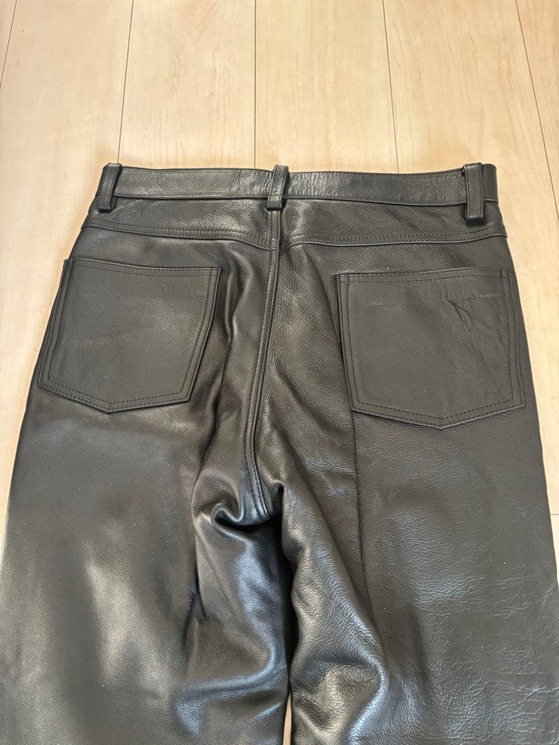 ブラックレザー パンツ