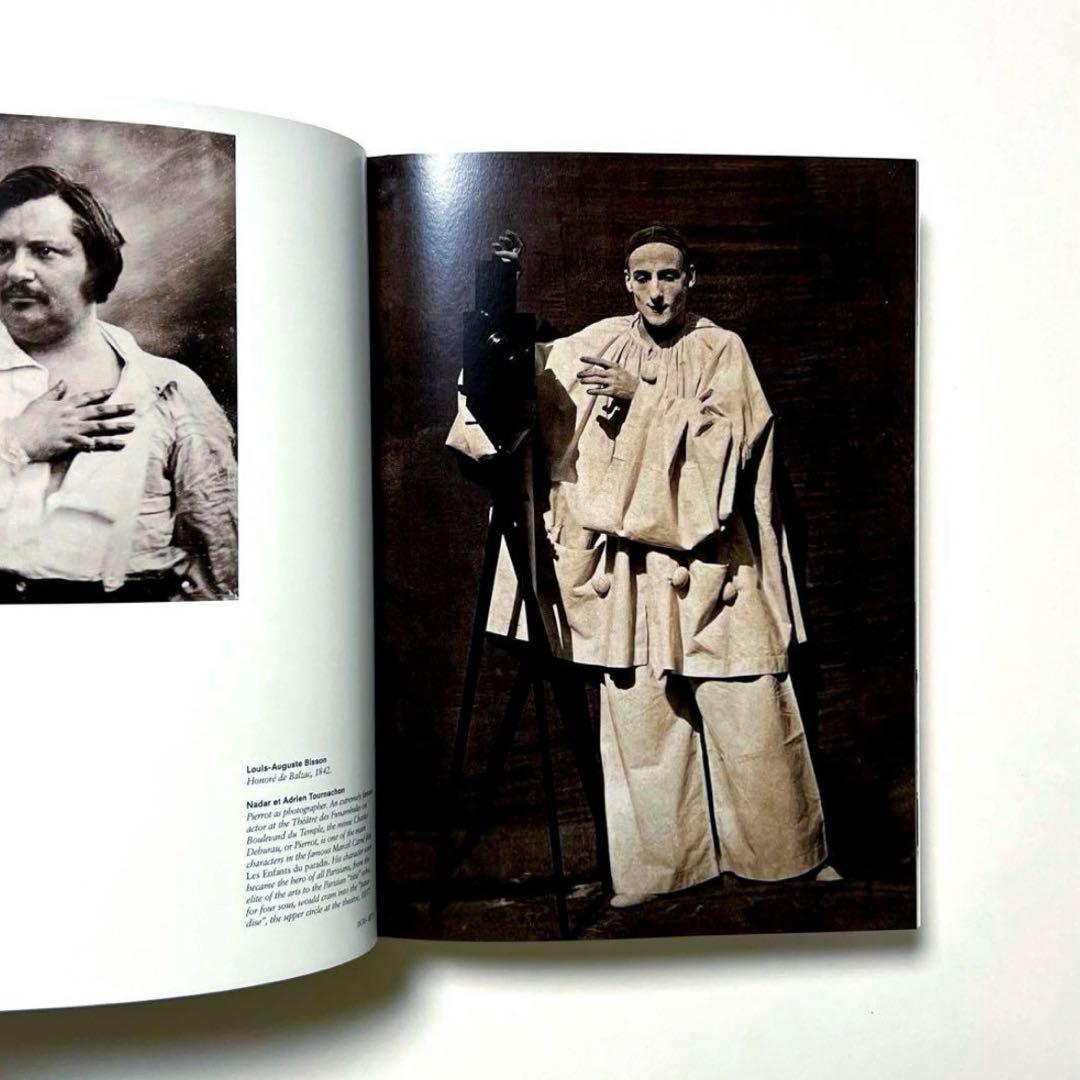 【 新品 】Paris Portrait of a City