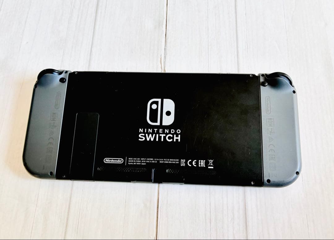 Nintendo Switch 　本体　ブラック　グレー　キャリングケース
