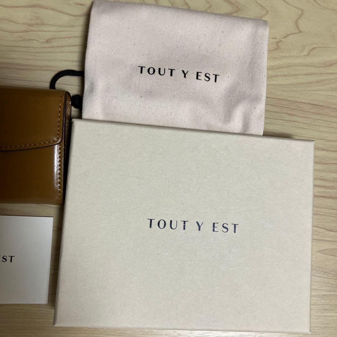専用品TOUT Y EST ウォレット