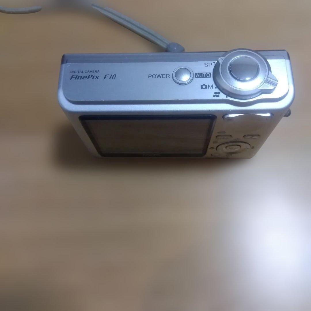 FUJIFILMFinepix　F10コンパクトデジタルカメラ