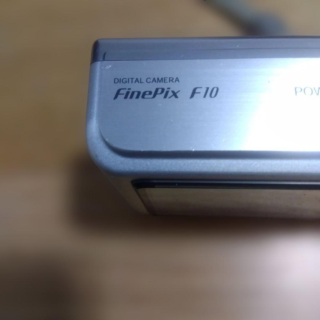 FUJIFILMFinepix　F10コンパクトデジタルカメラ