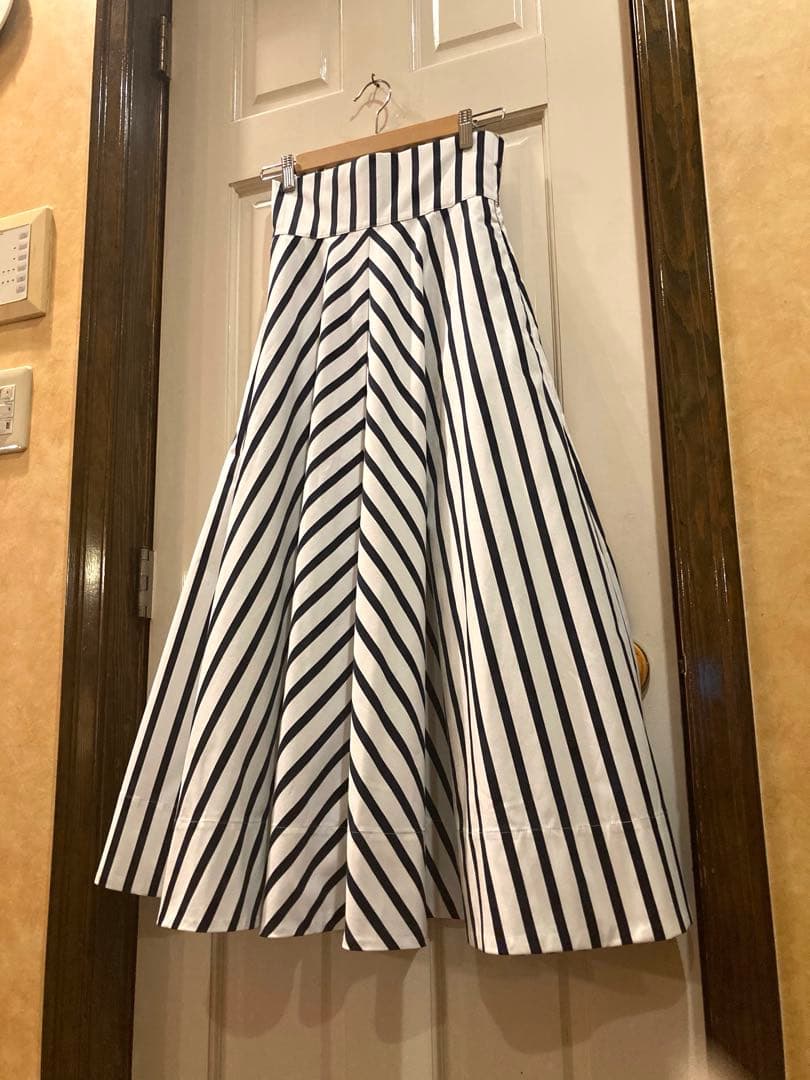 JENNEジェンヌ シャープボーダーAラインスカート