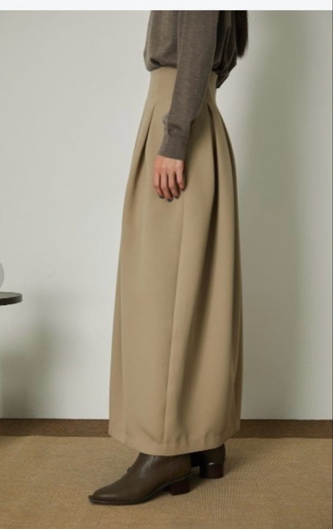 【美品】RIM.ARK 2tuck shoulder SK コクーンスカート