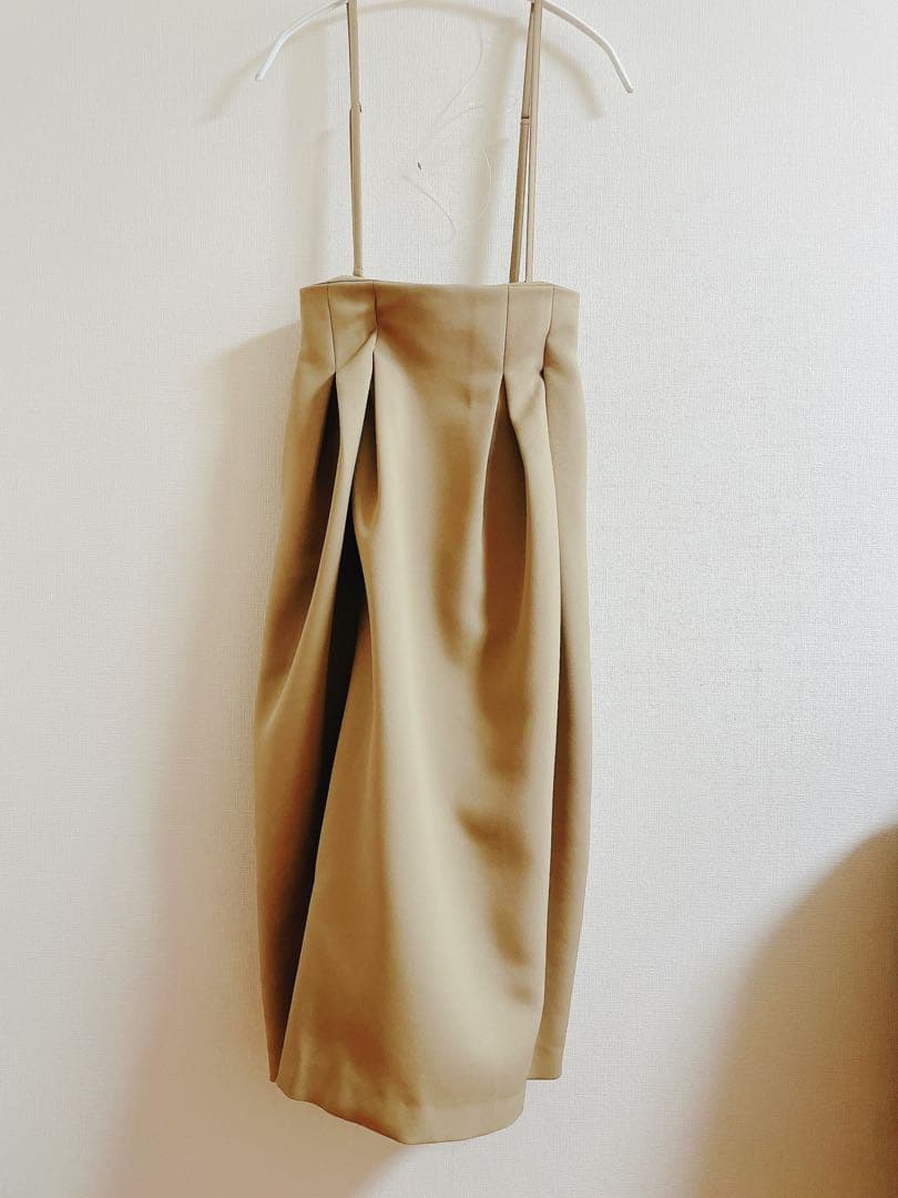 【美品】RIM.ARK 2tuck shoulder SK コクーンスカート