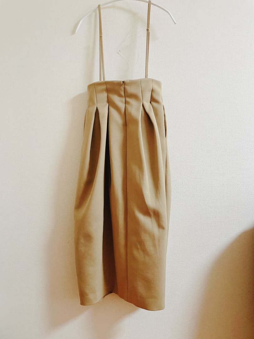 【美品】RIM.ARK 2tuck shoulder SK コクーンスカート