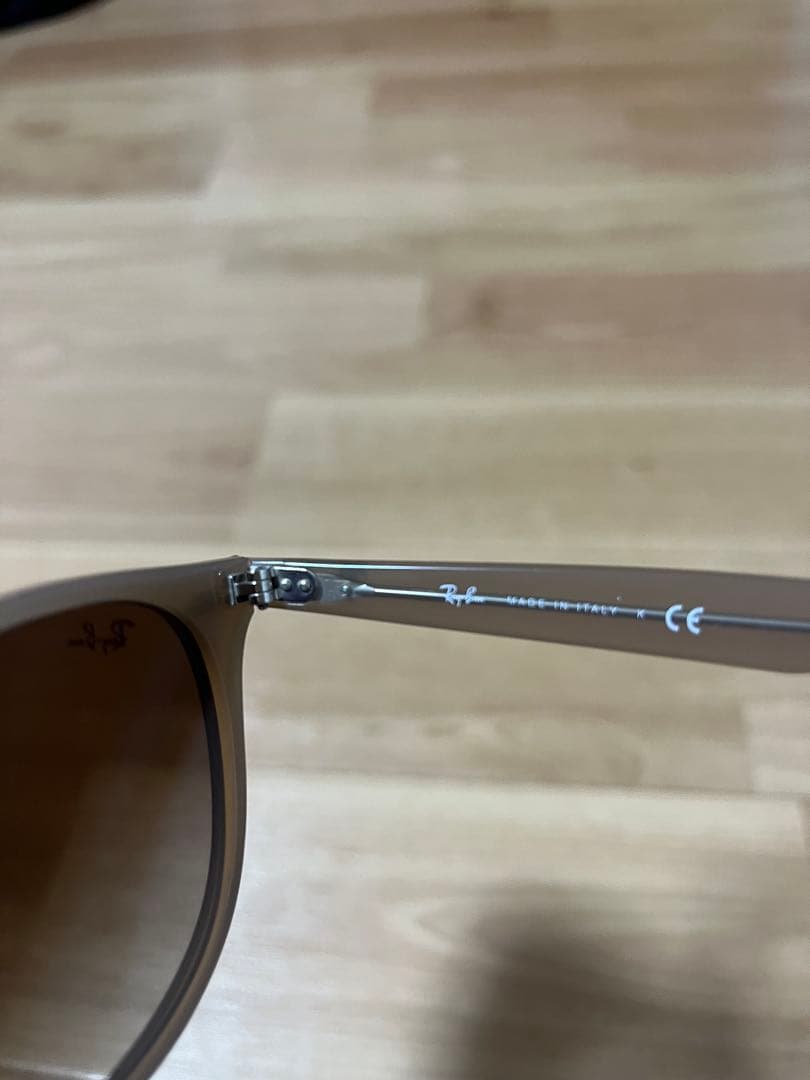 【美品】RayBan サングラスRB4259F 616613 53-20