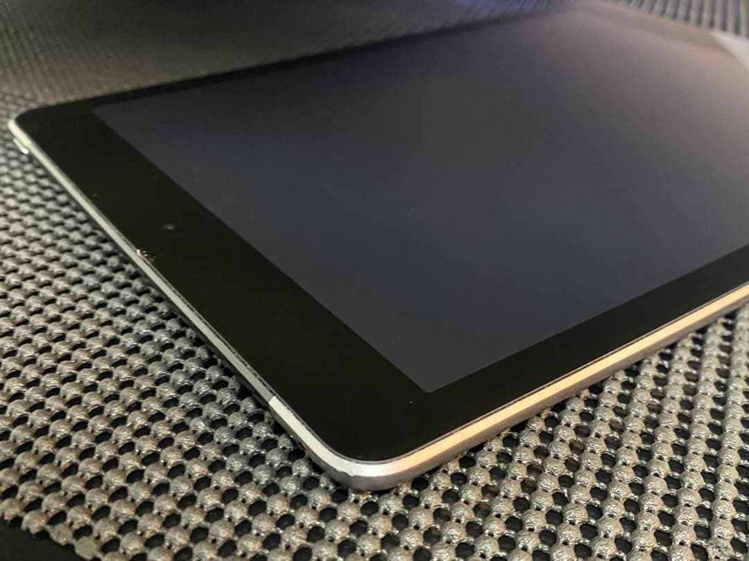 N139 リペア品 iPad 第6世代 32GB スペースグレー SIMフリー