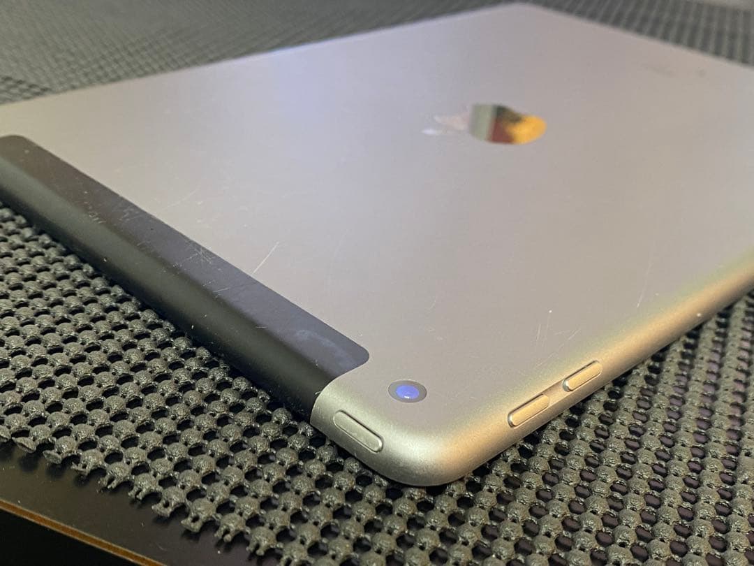 N139 リペア品 iPad 第6世代 32GB スペースグレー SIMフリー