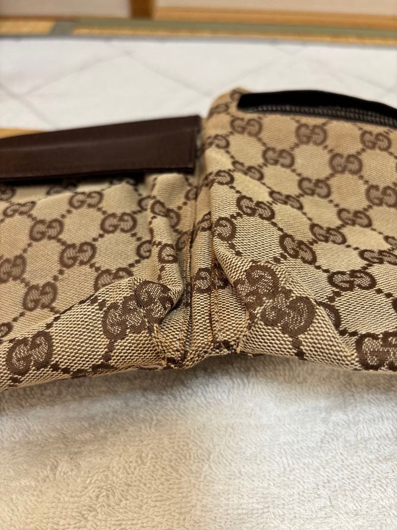 【美品】Gucci GGパターン ボディバッグ