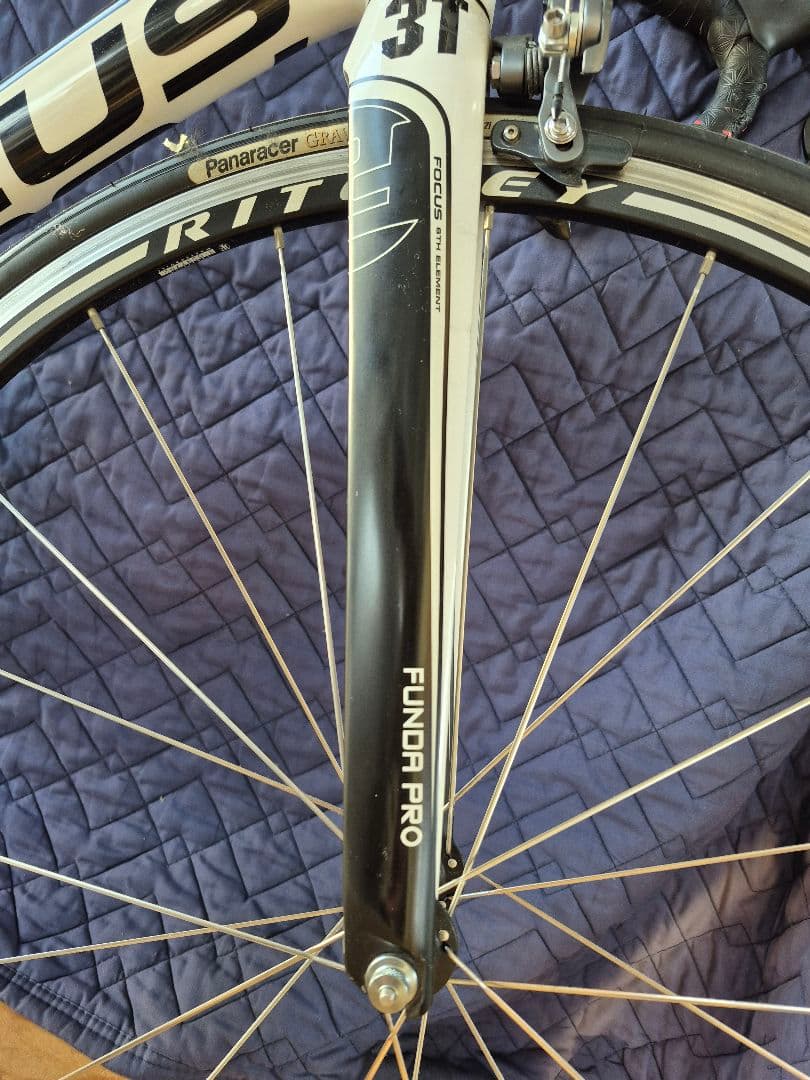 FOCUS EINDHOVEN PRO ロードバイク　フォーカス　イザルコ　中古