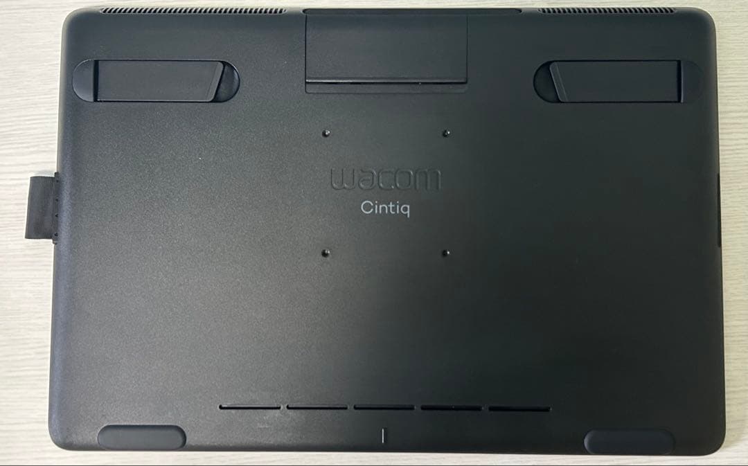 液タブ・ペンタブ Wacom Cintiq 16