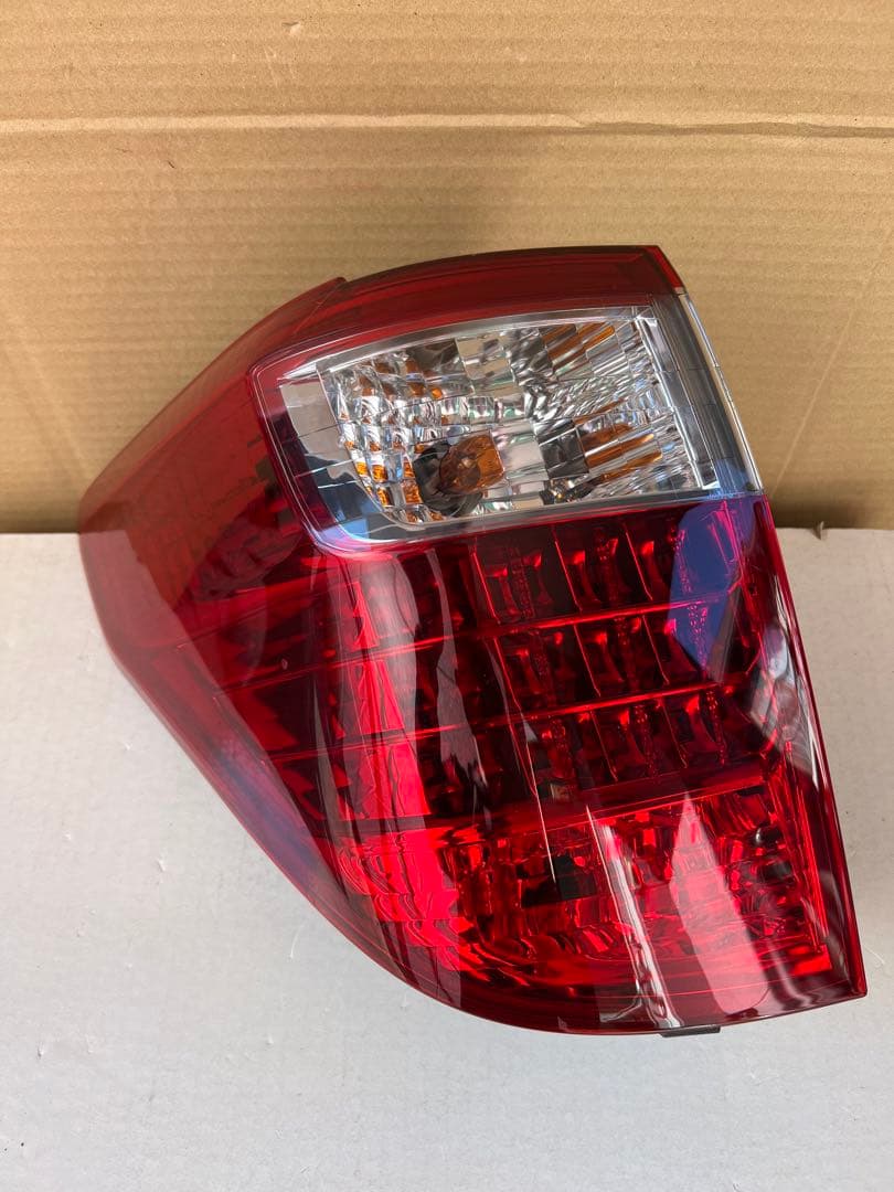 トヨタ　アルファード　20系　純正テールランプ　セット　美品