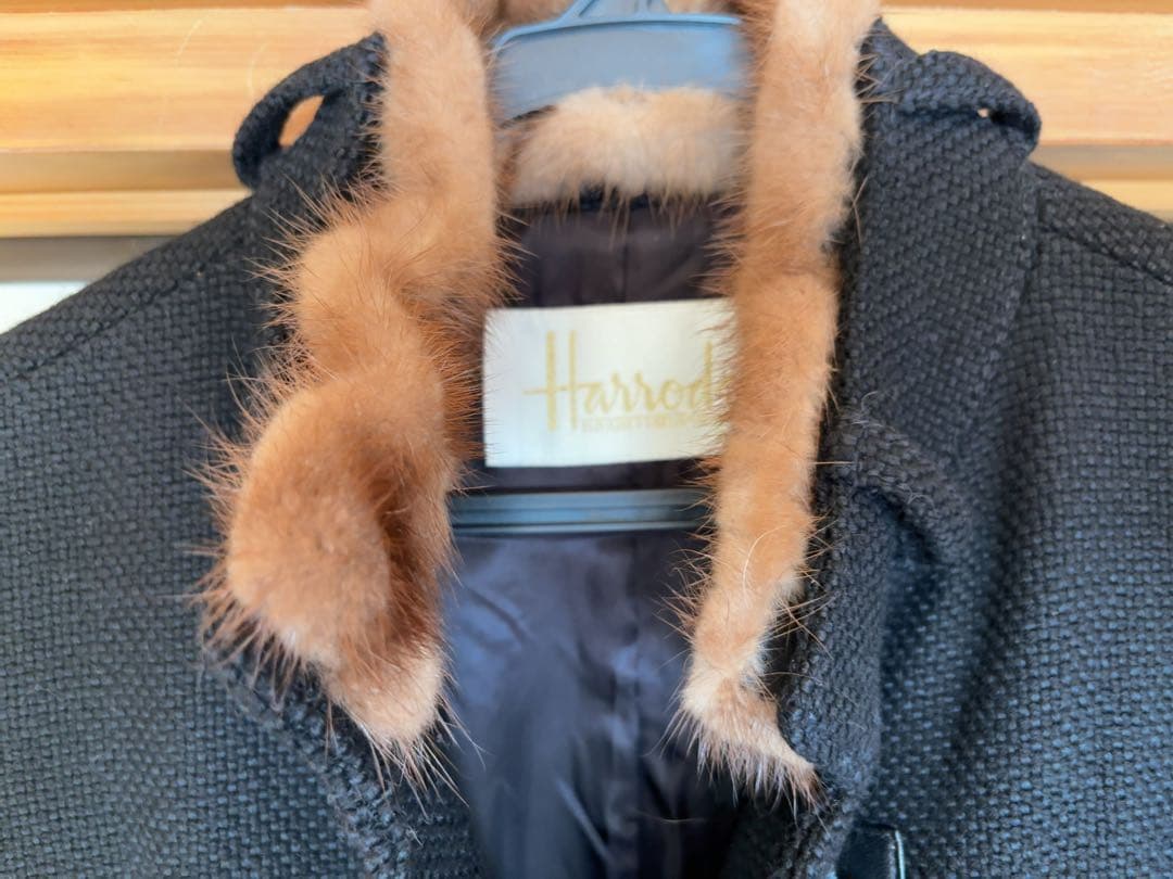 d*3様 キャサリン妃・Harrods 黒 ダッフルコート風ミンク ファー付き