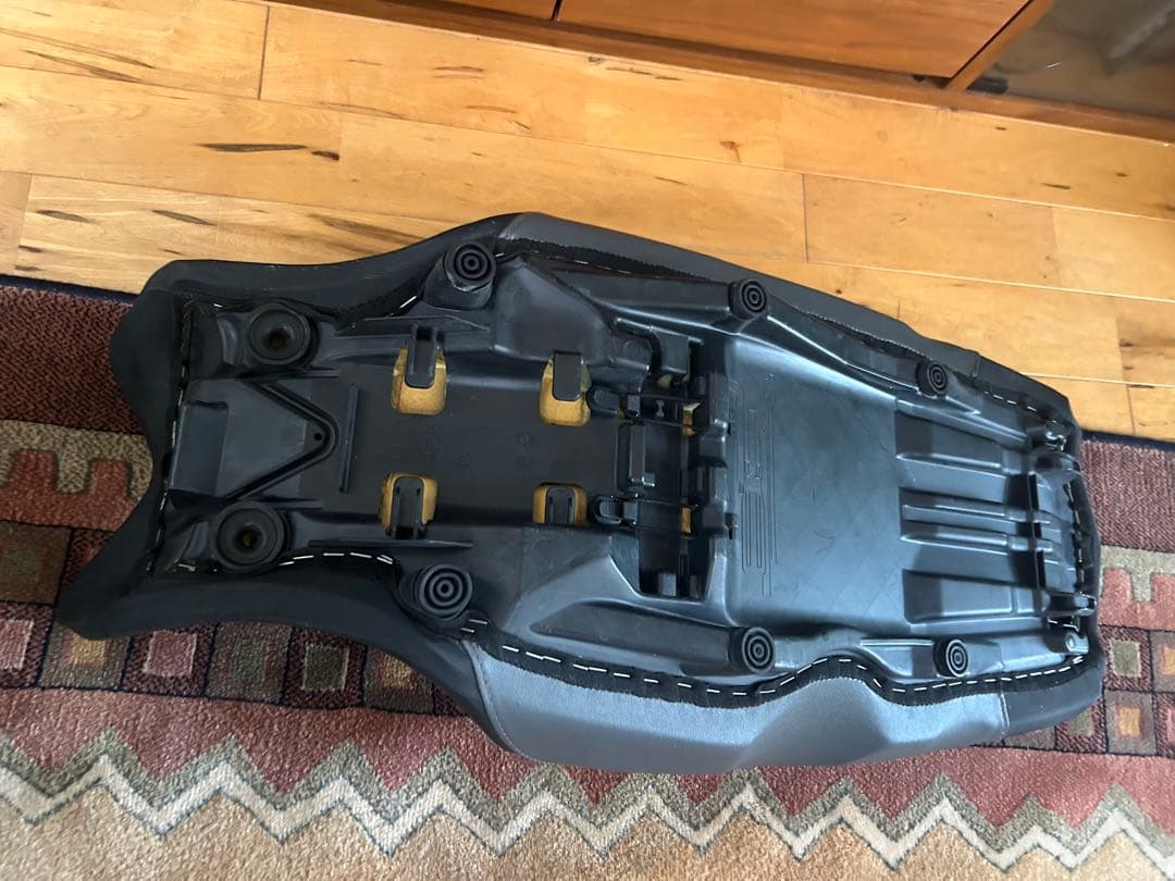  F700GS コンフォートシート F800GS F650GS おまけ