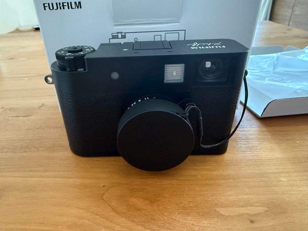 【新品同様】FUJIFILM X half（ブラック）
