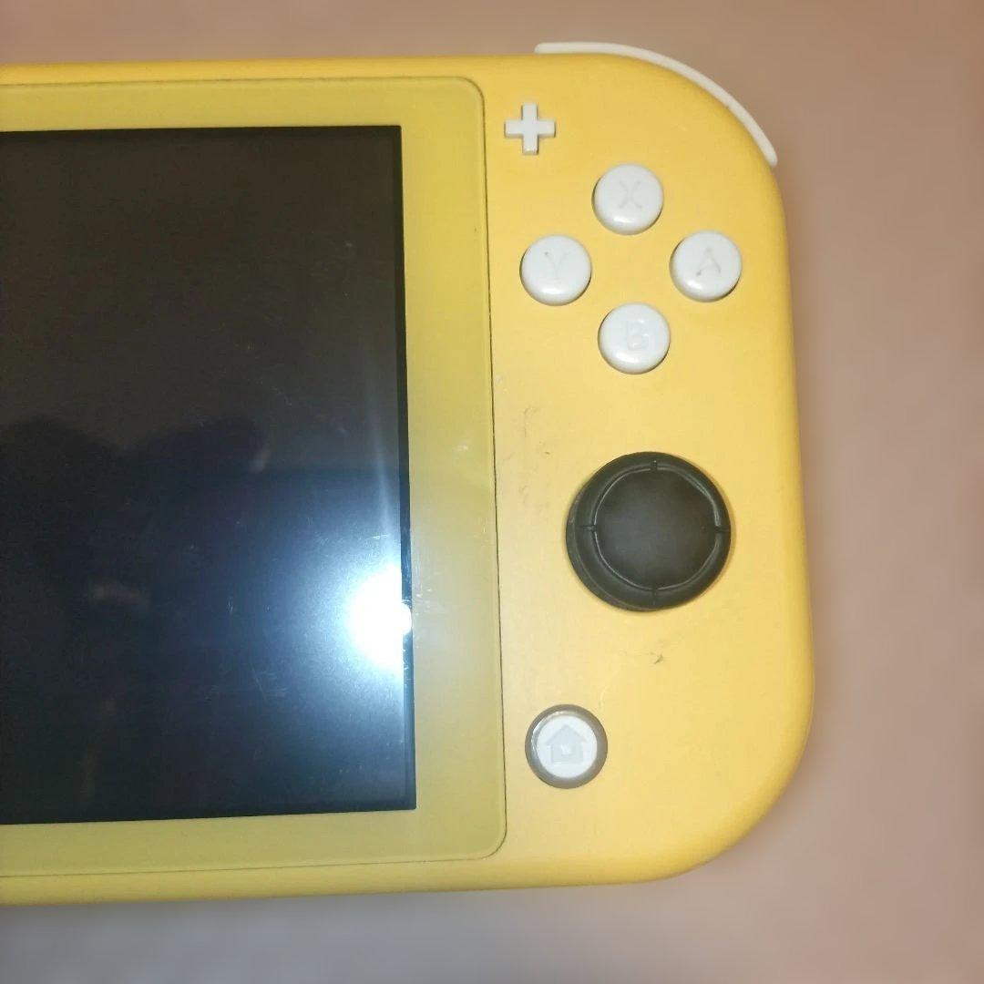 Switchライト　イエロー
