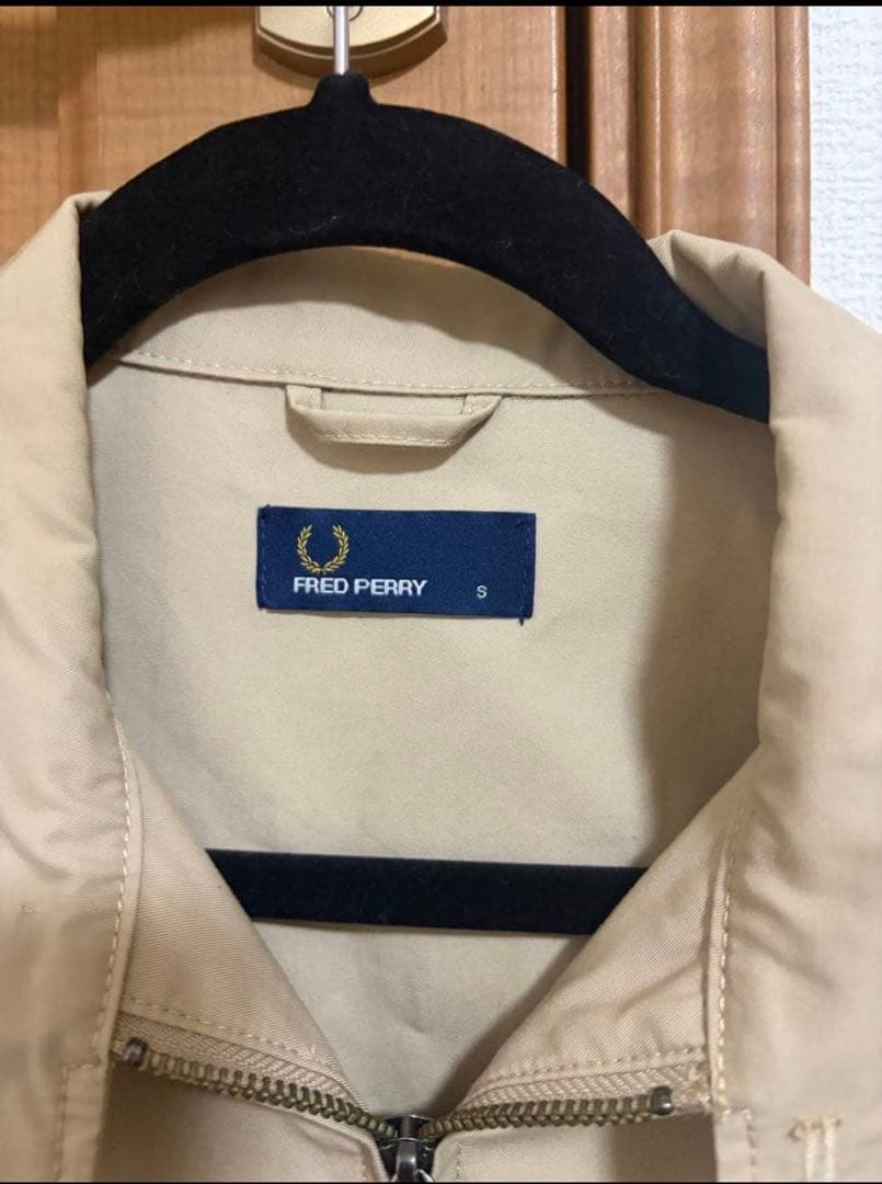 FRED PERRY ベージュジャケット S ブルゾン