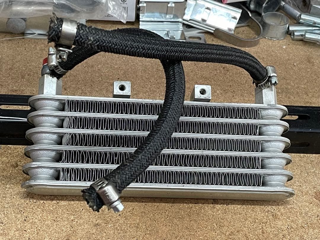 キタコ製オイルクーラー・NSF100用取付ステー付き