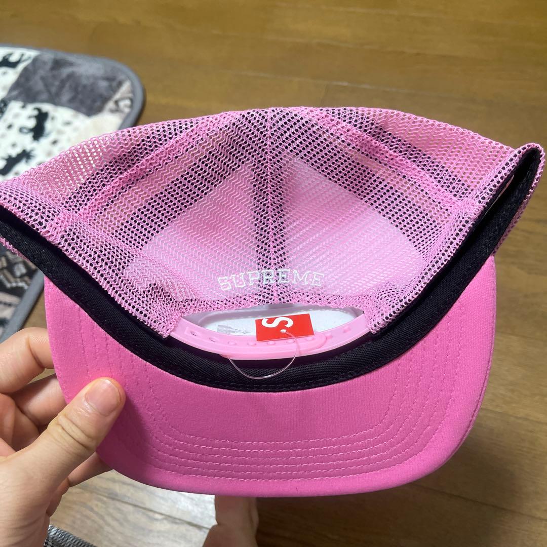 Supreme ピンクホワイト トラッカーキャップ