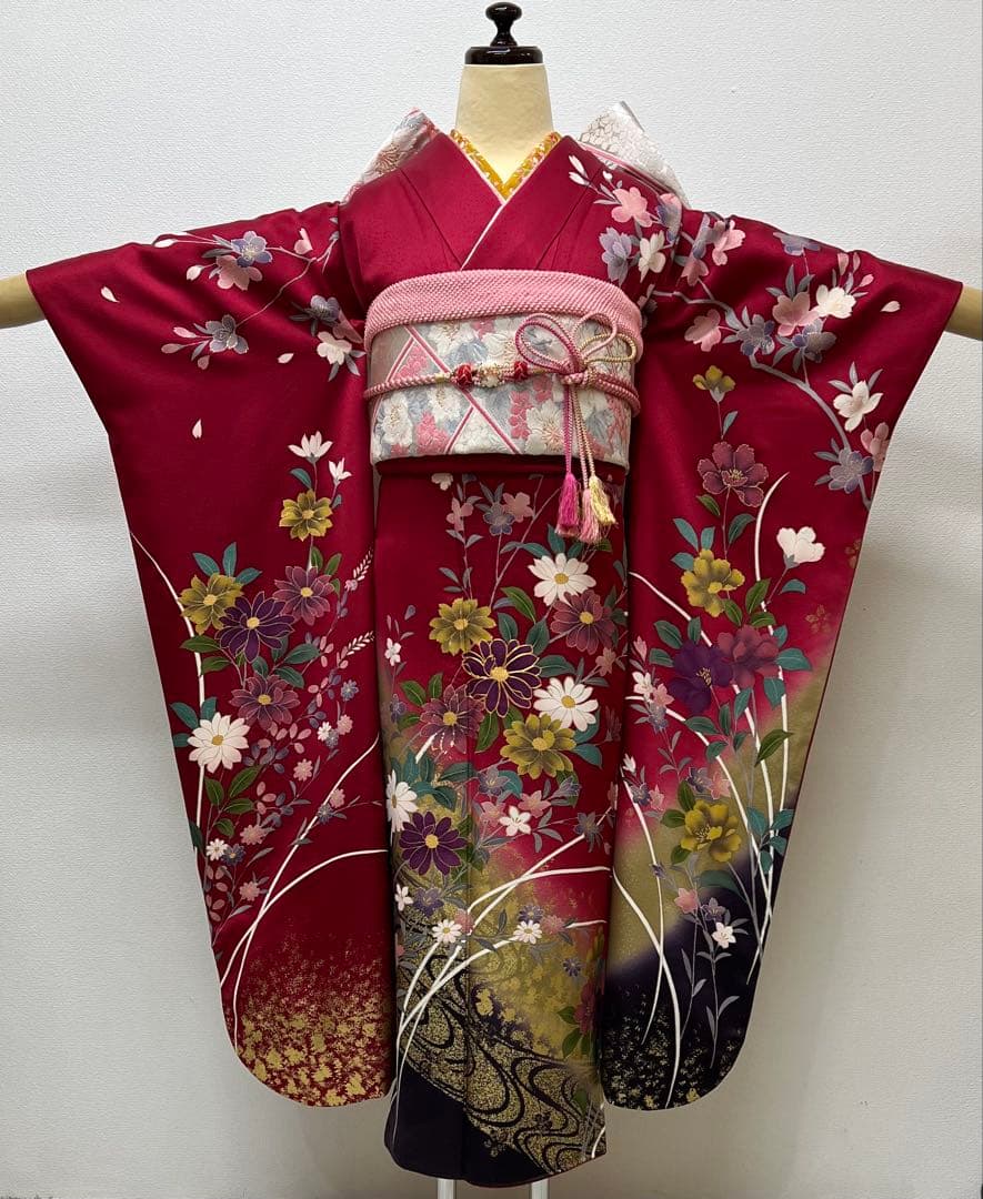 振り袖　フルセット　長襦袢付　草花　赤　金彩加工　刺繍入り　成人式　806