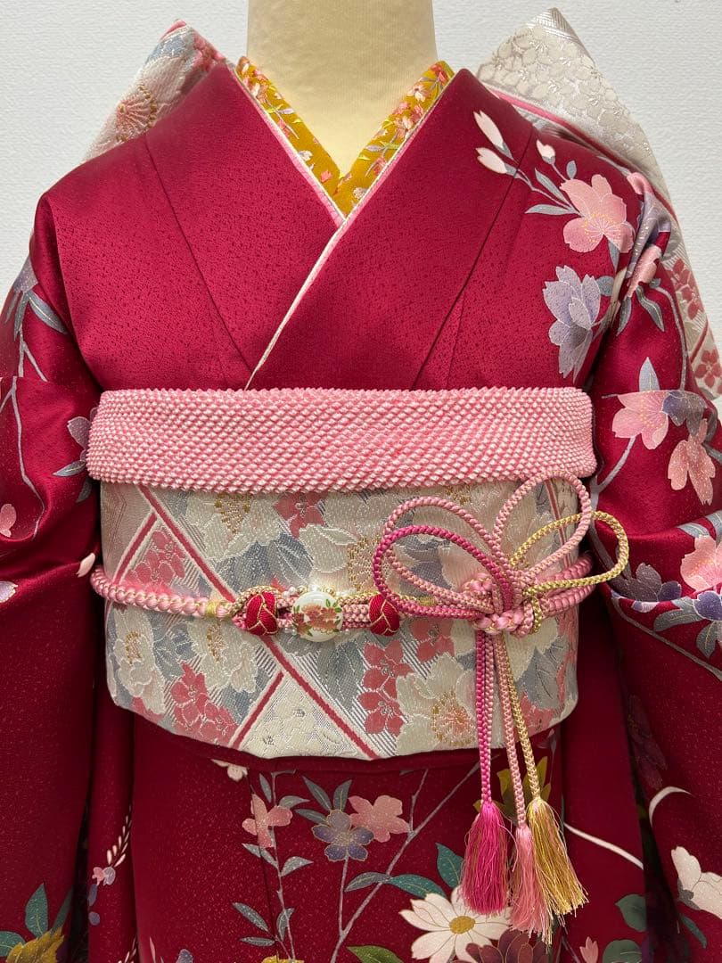 振り袖　フルセット　長襦袢付　草花　赤　金彩加工　刺繍入り　成人式　806