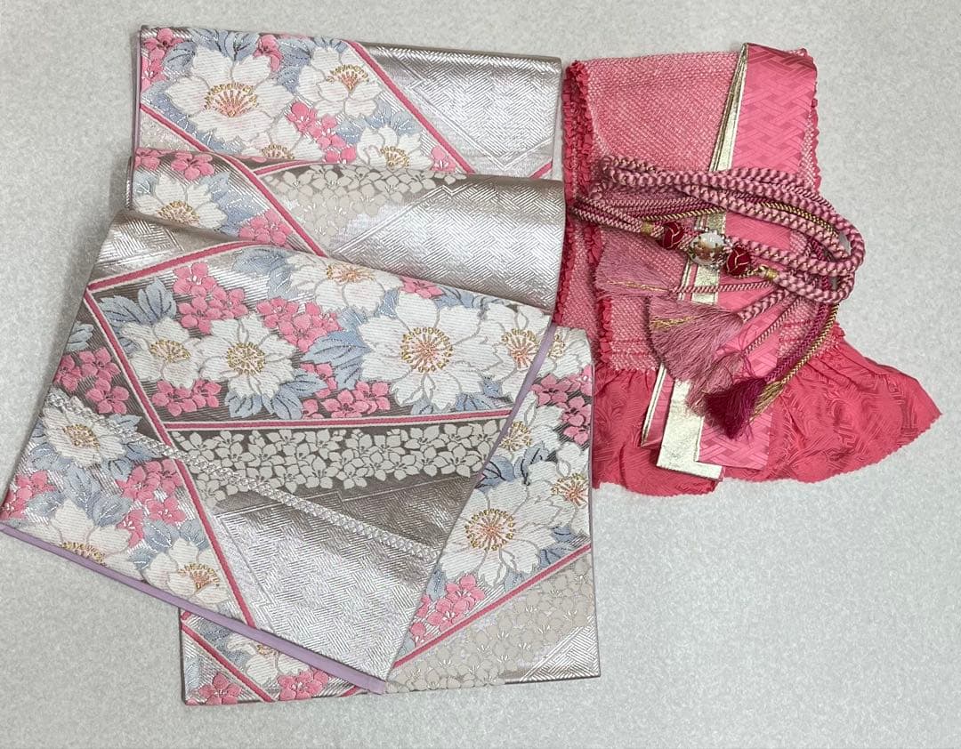 振り袖　フルセット　長襦袢付　草花　赤　金彩加工　刺繍入り　成人式　806