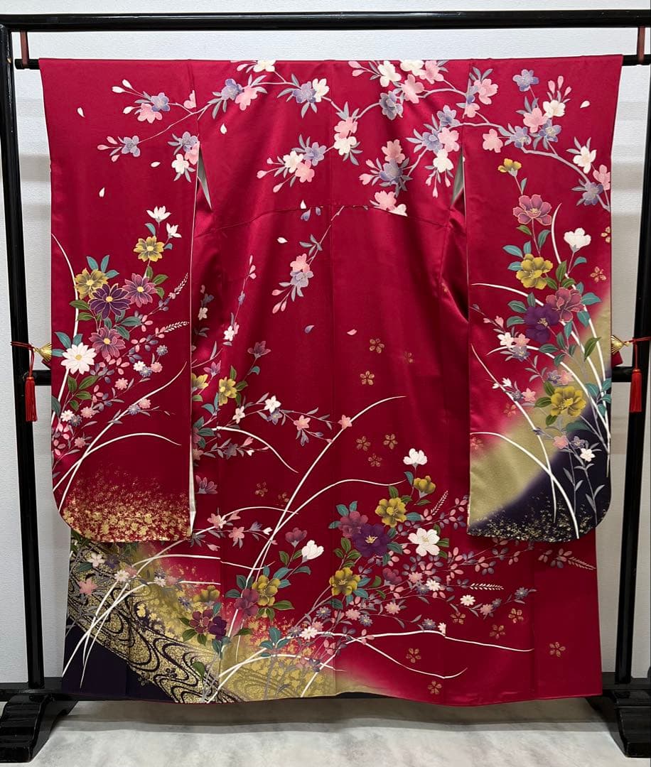 振り袖　フルセット　長襦袢付　草花　赤　金彩加工　刺繍入り　成人式　806