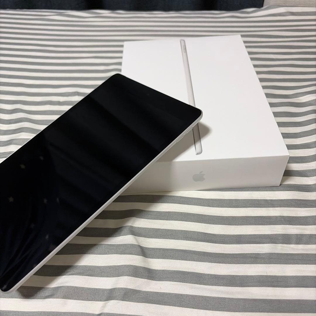 Apple iPad シルバー 本体(第9世代)