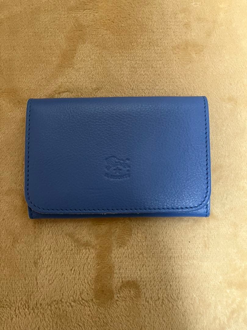 【イルビゾンテ】　カードケース　【限定カラー、新品タグなし未使用品】