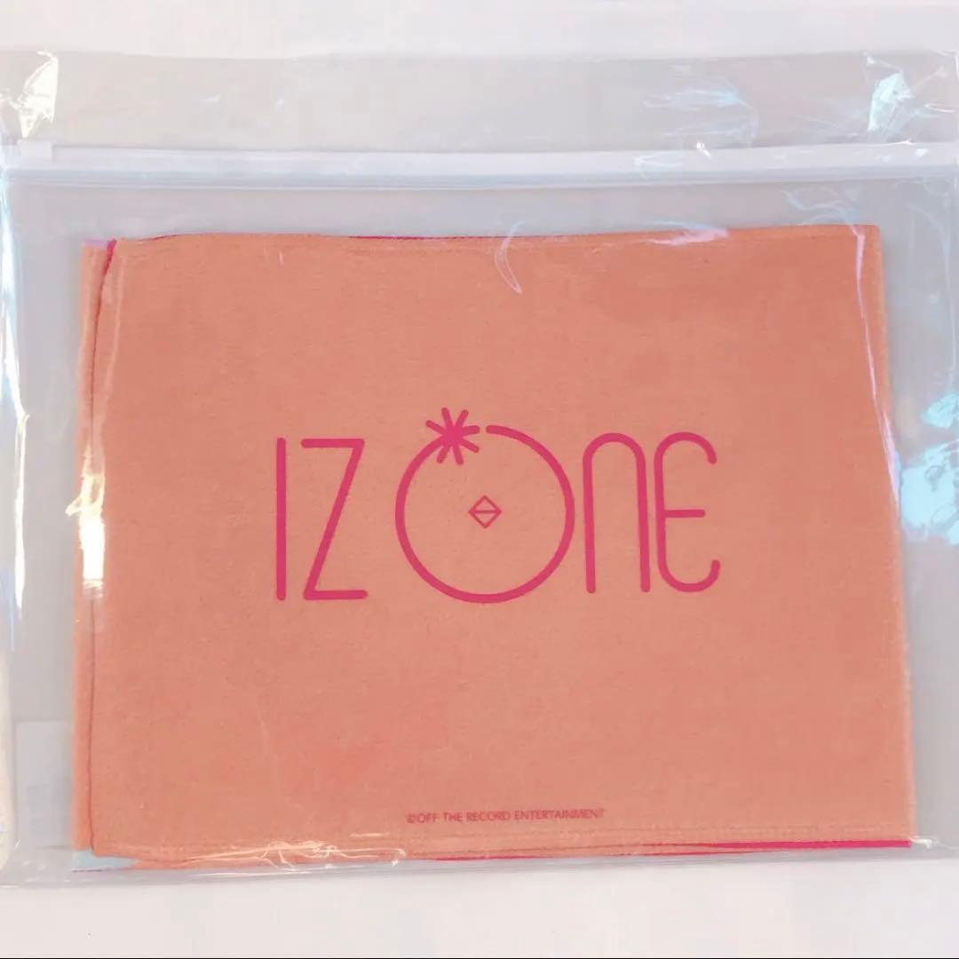 IZ*ONE ユリ チョユリ トレカ 写真 缶バッジ まとめ売り ♡ おまけ付き