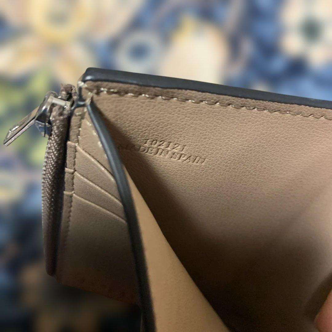 【美品】ロエベアナグラムバーティカルウォレット