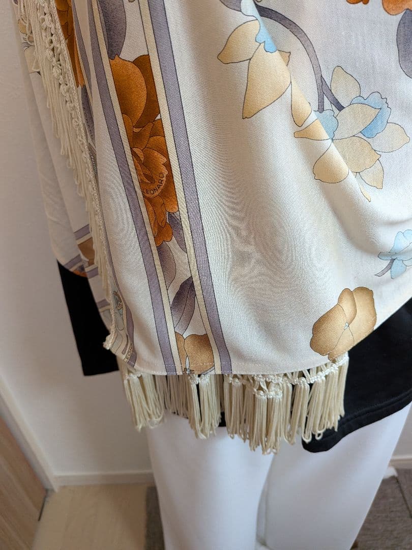 (超美品)レオナール LEONARD花柄アイボリー花柄ストール・ショール