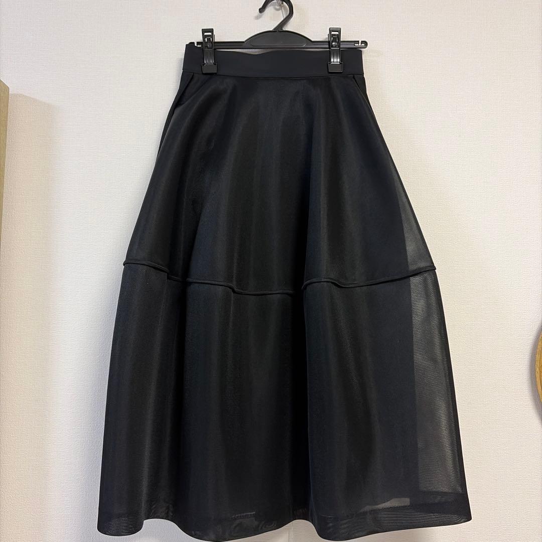 スカート LIG. sheer volume skirt BLK