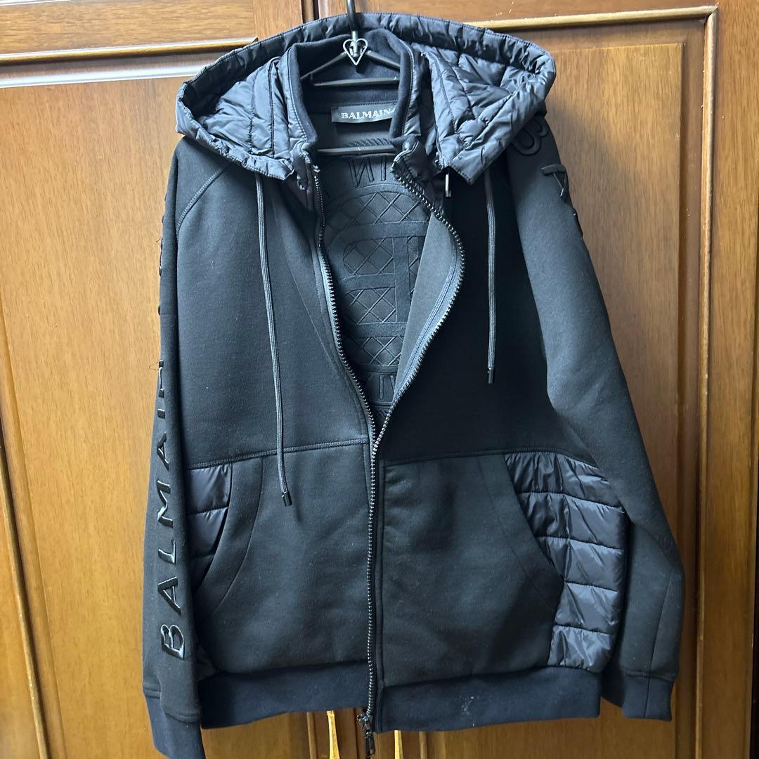 BALMAIN ブラック ジップアップパーカー