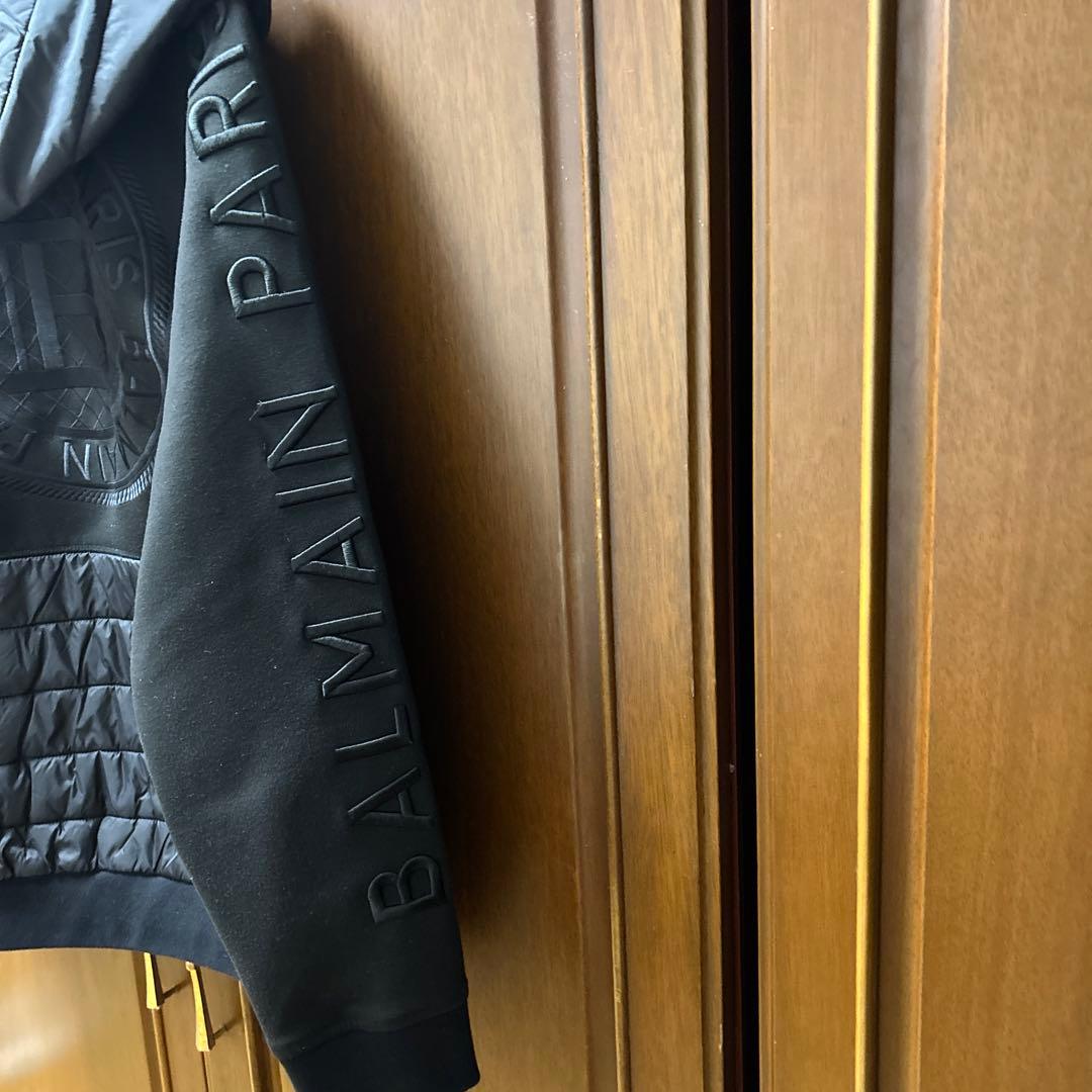 BALMAIN ブラック ジップアップパーカー