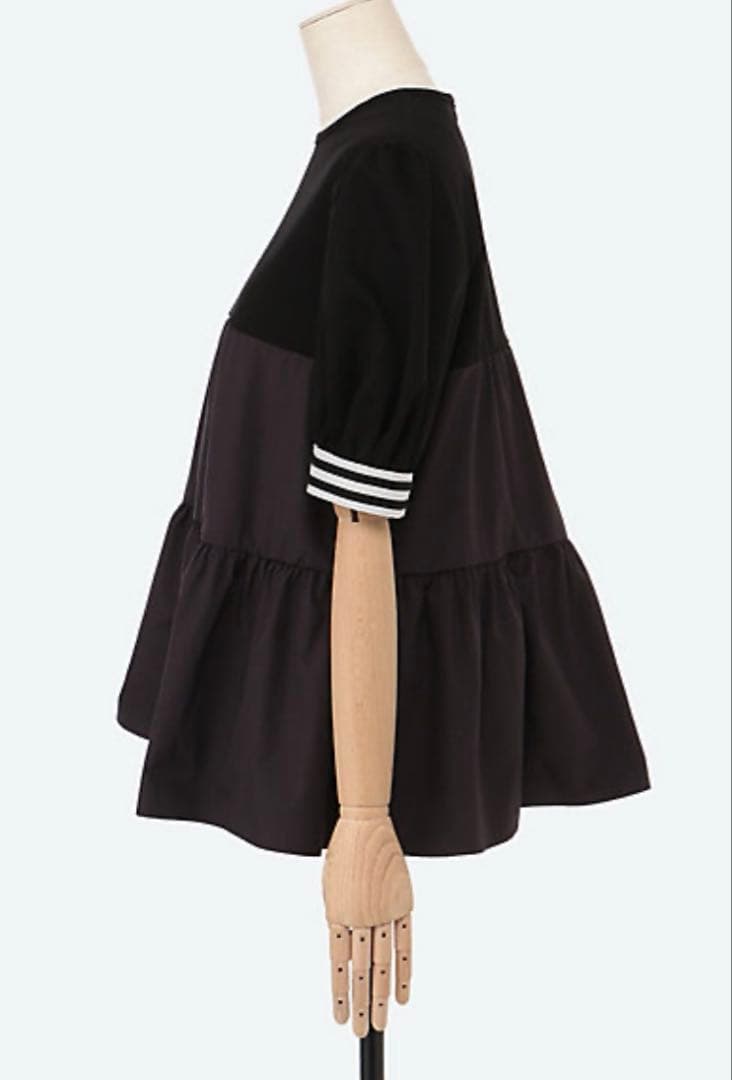 ボーダーズアットバルコニー　PUFF SLEEVE TIERED TOP 黒