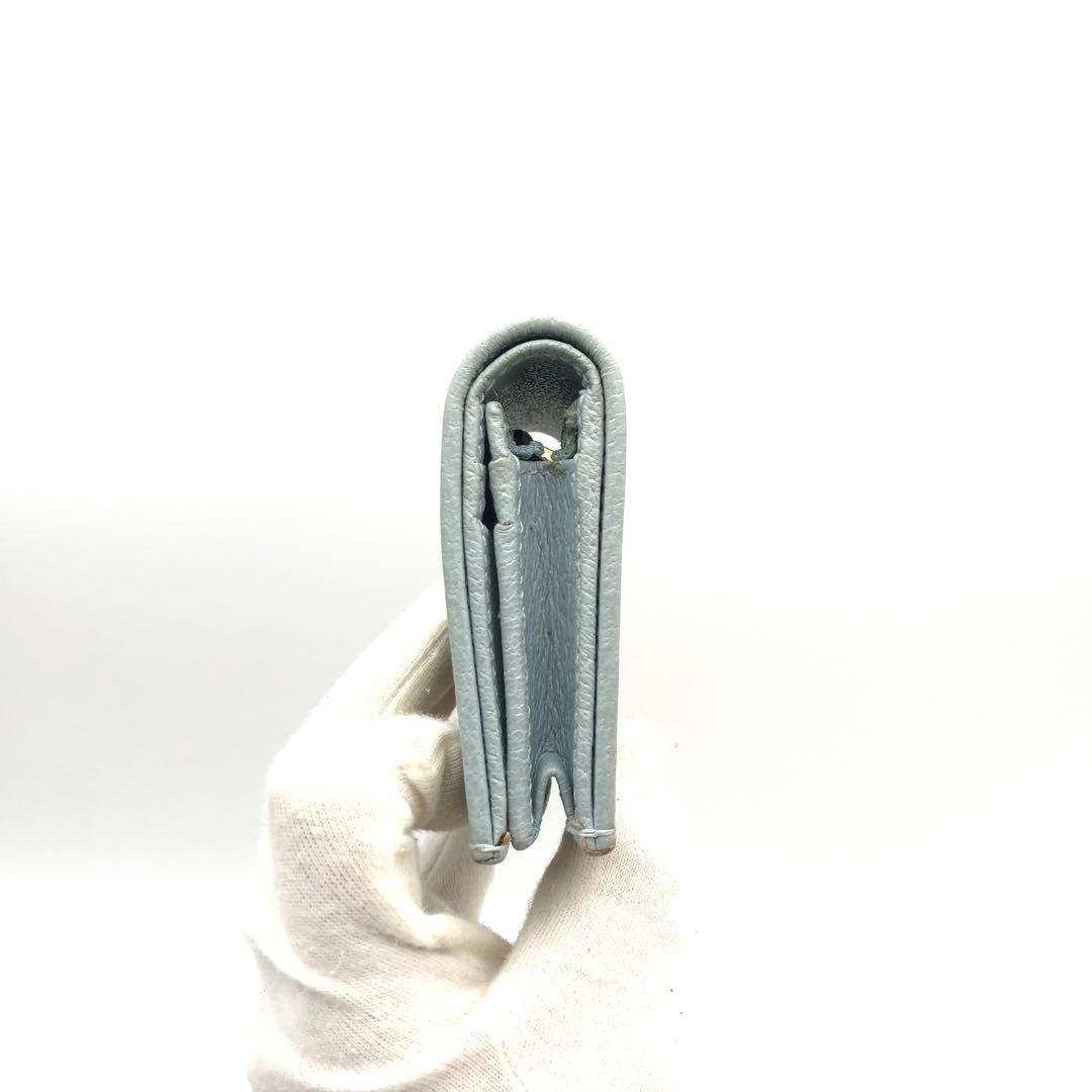 正規品　新品同様　グッチ財布　グッチ折り財布　　ggマーモント グッチフローラ